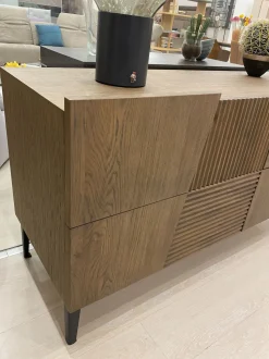 Madia Design di Devina nais in stile design scontata