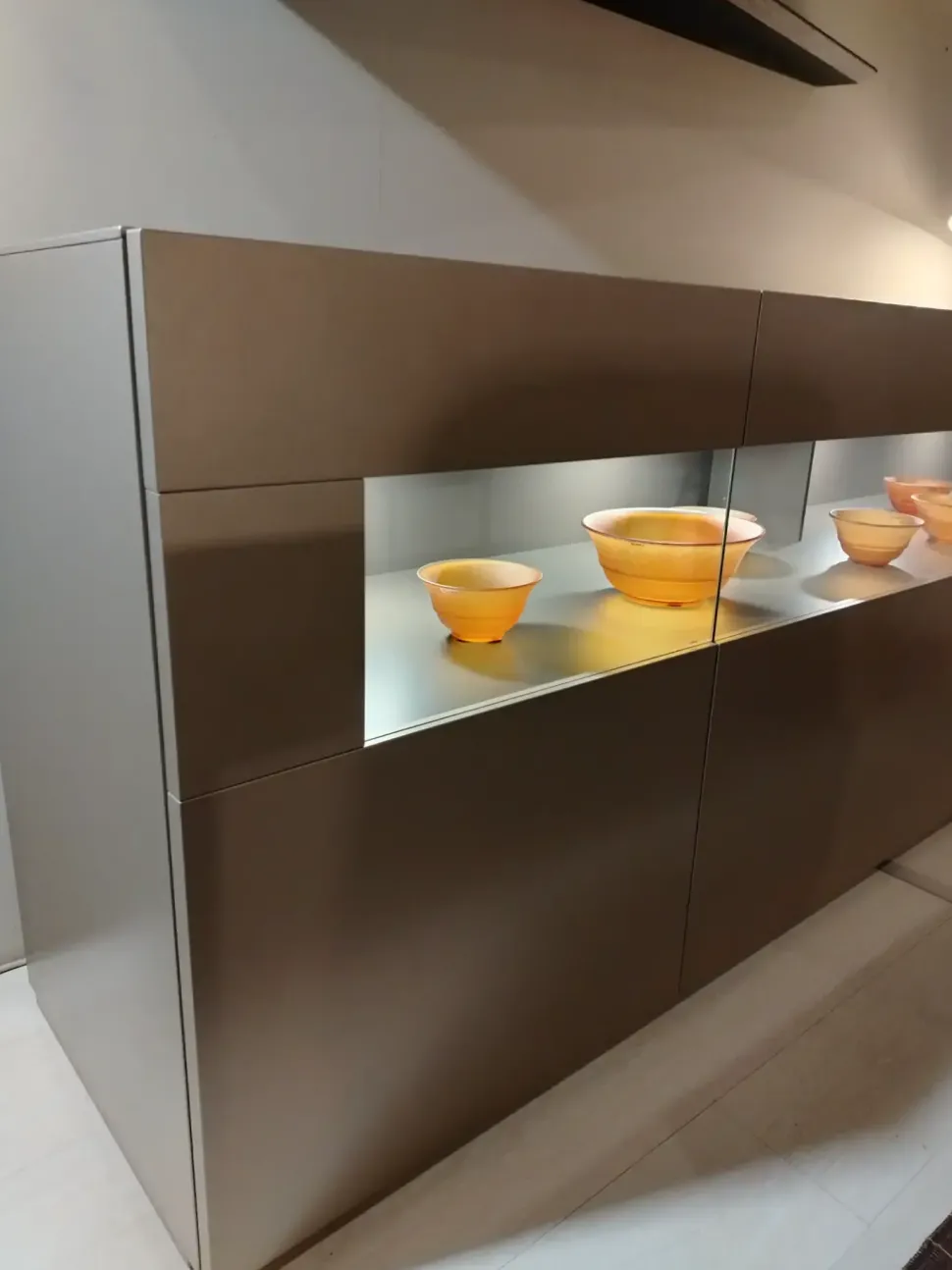 Madia di Alf da fre in laccato opaco Metropolis in Offerta Outlet