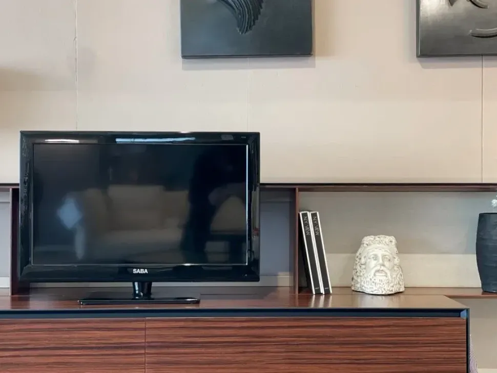 Madia di B&b italia in legno Flat a prezzo Outlet