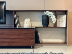 Madia di B&b italia in legno Flat a prezzo Outlet