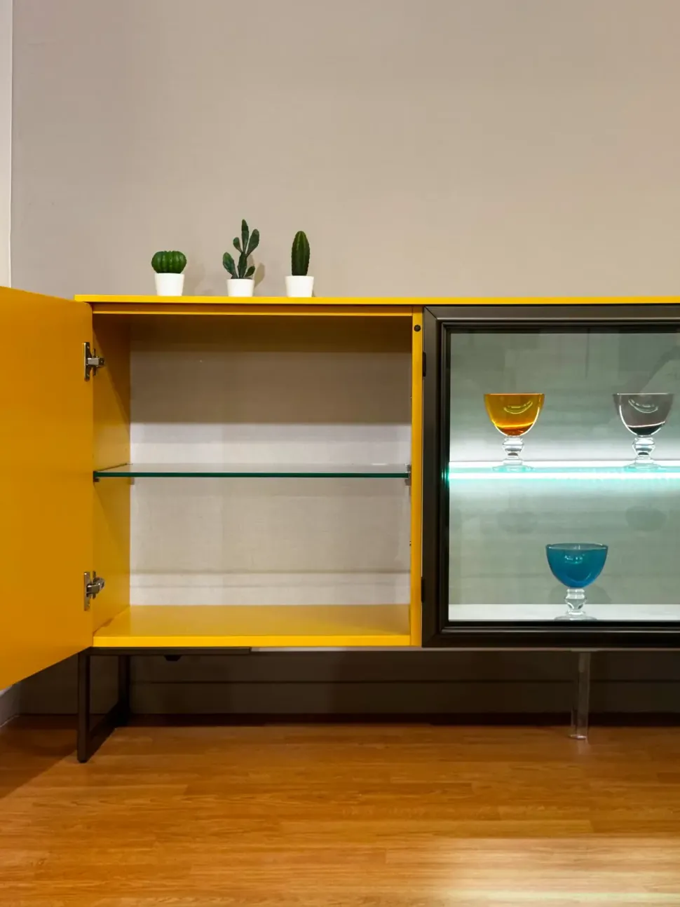 Madia di Duebitalia in laccato opaco Club36 in Offerta Outlet