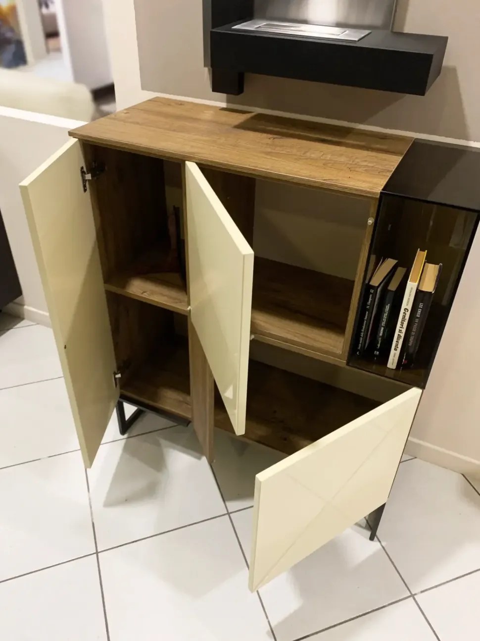 Madia di Duebitalia in laccato lucido Econabis a prezzo scontato