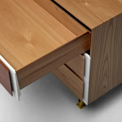 Madia di Molteni & c in legno D.655.2 a prezzo riservato