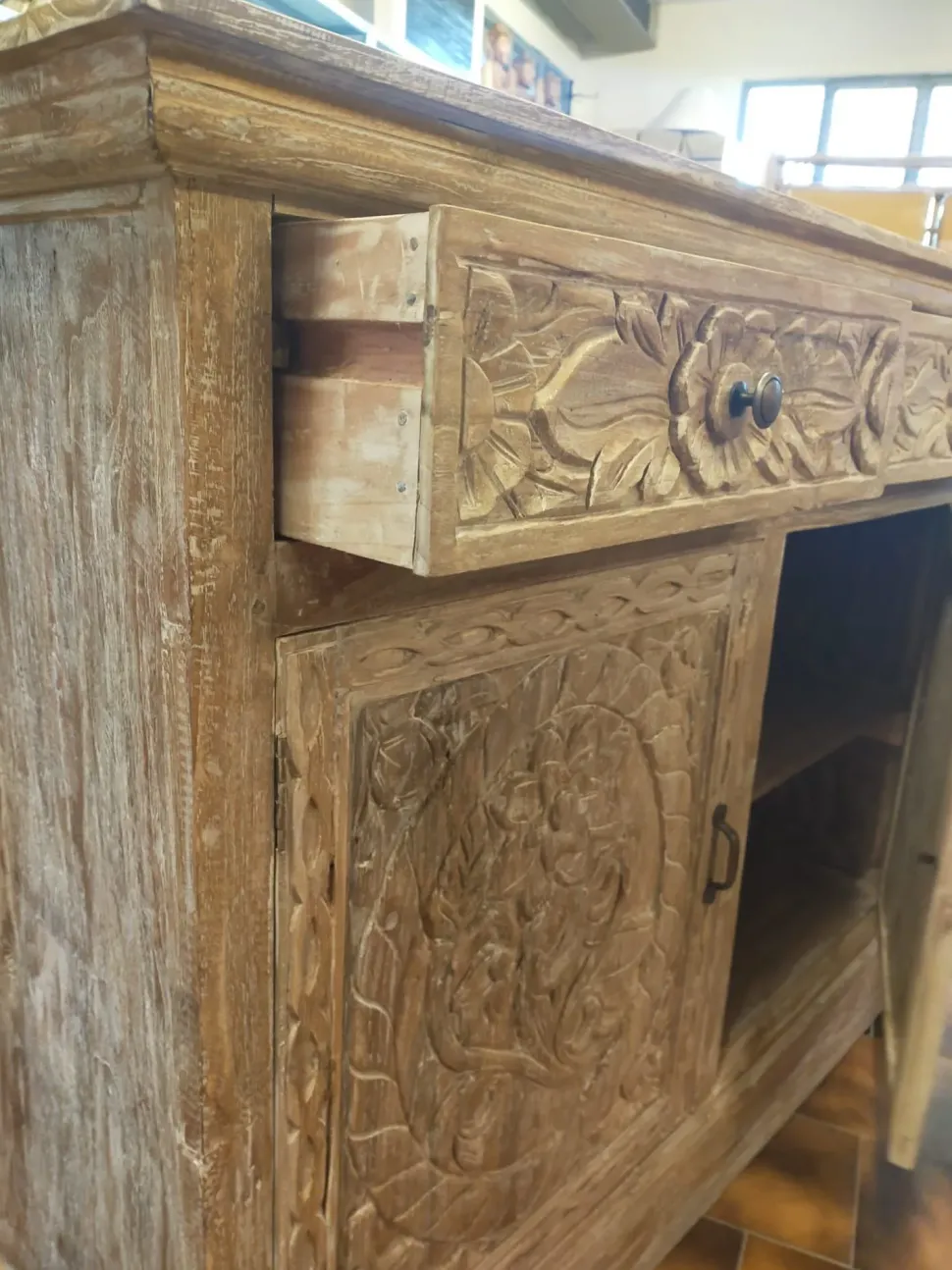 Madia in stile classico Flow di Outlet etnico a prezzo scontato