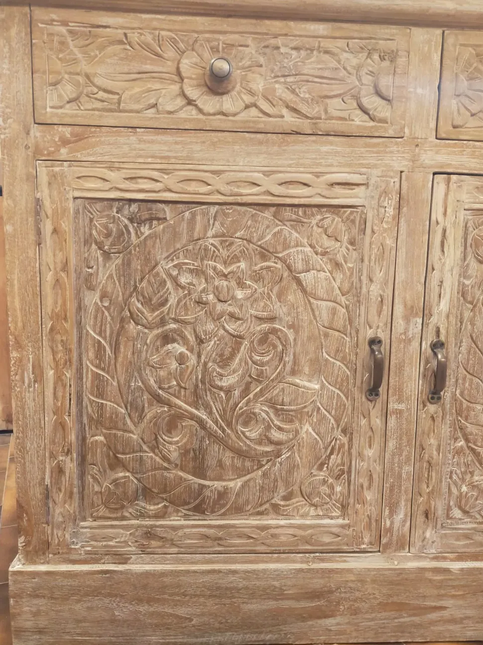 Madia in stile classico Flow di Outlet etnico a prezzo scontato