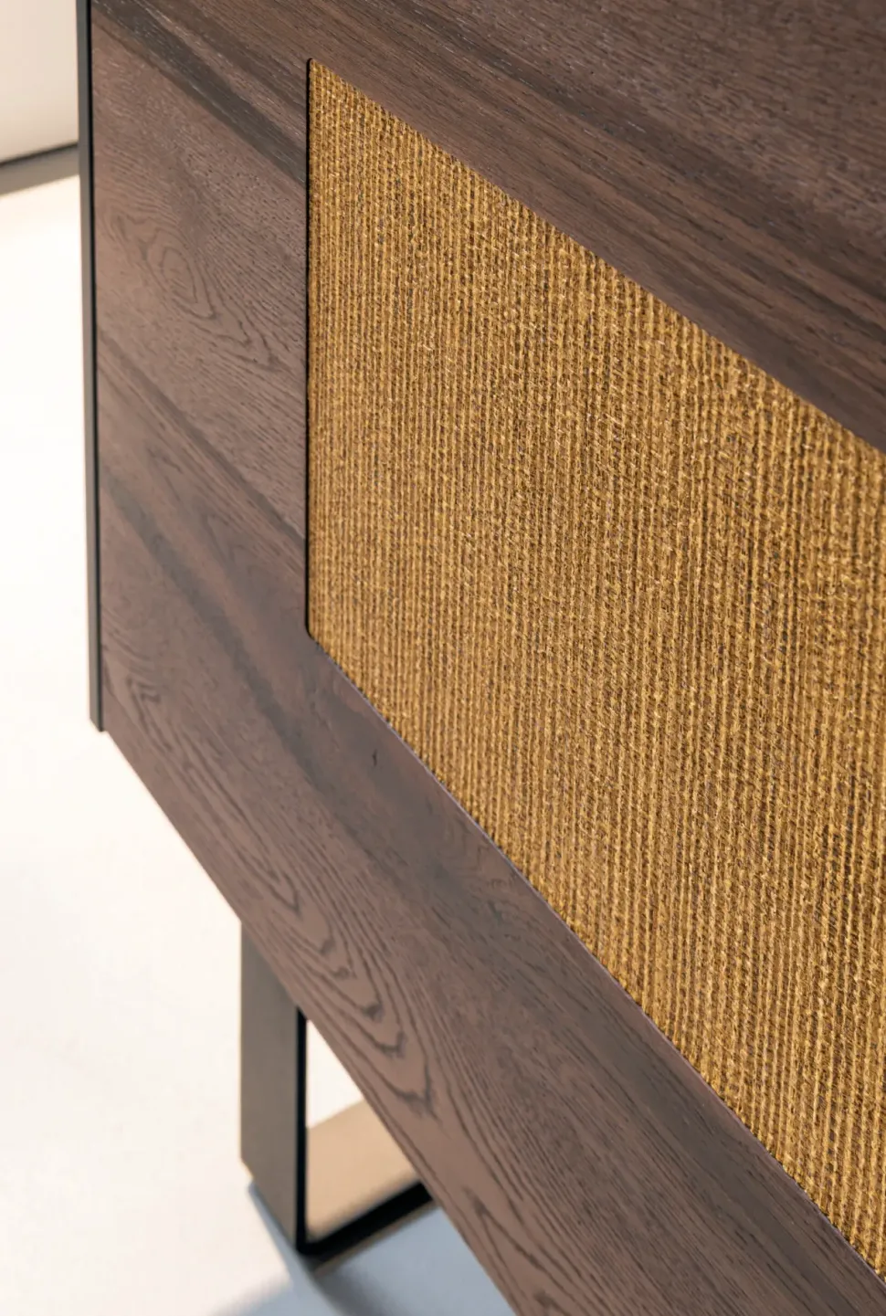 Madia in stile design Daisy madia di Alta corte in Offerta Outlet