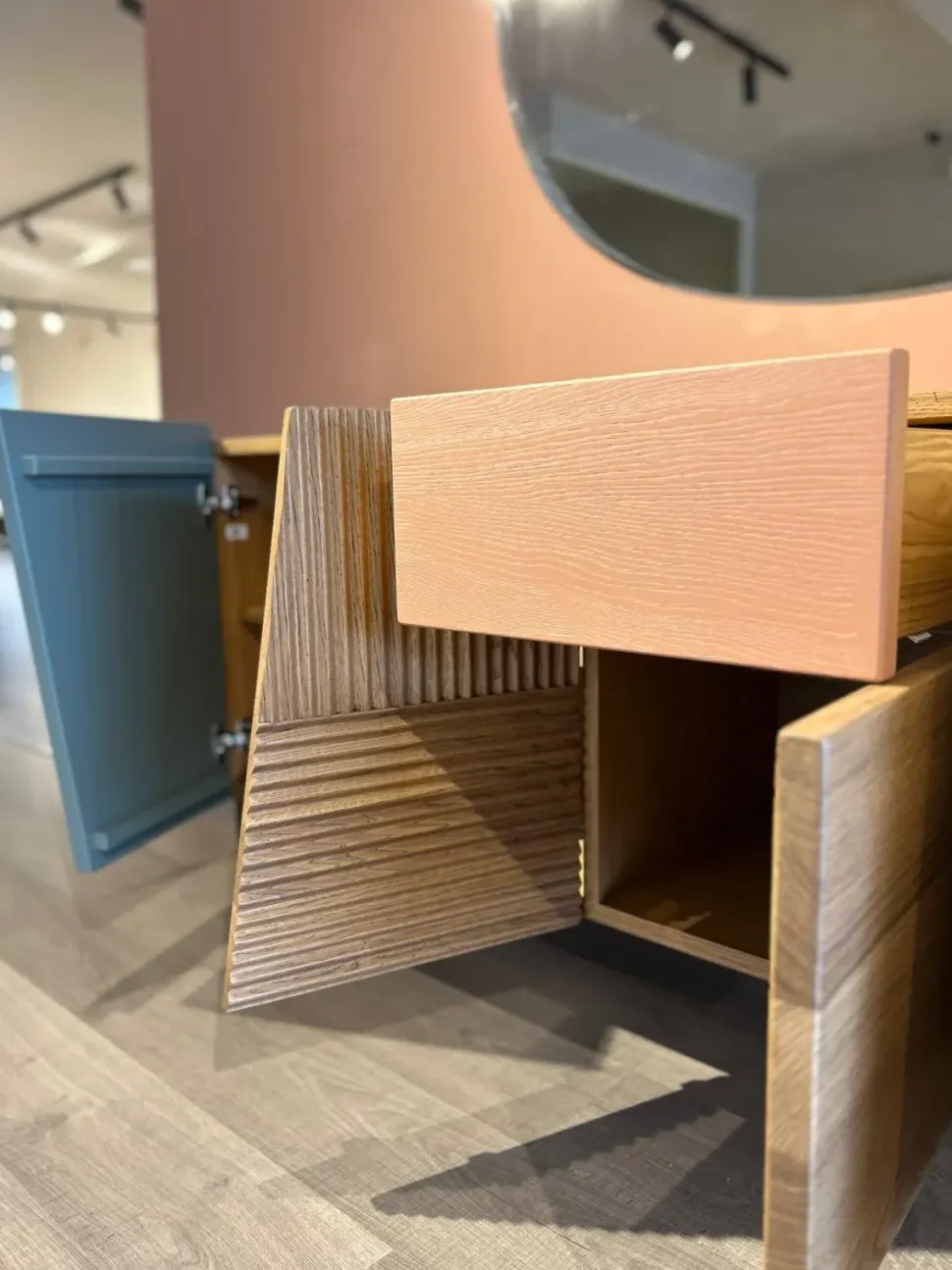 Madia in stile design Zero.16 di Devina nais scontata