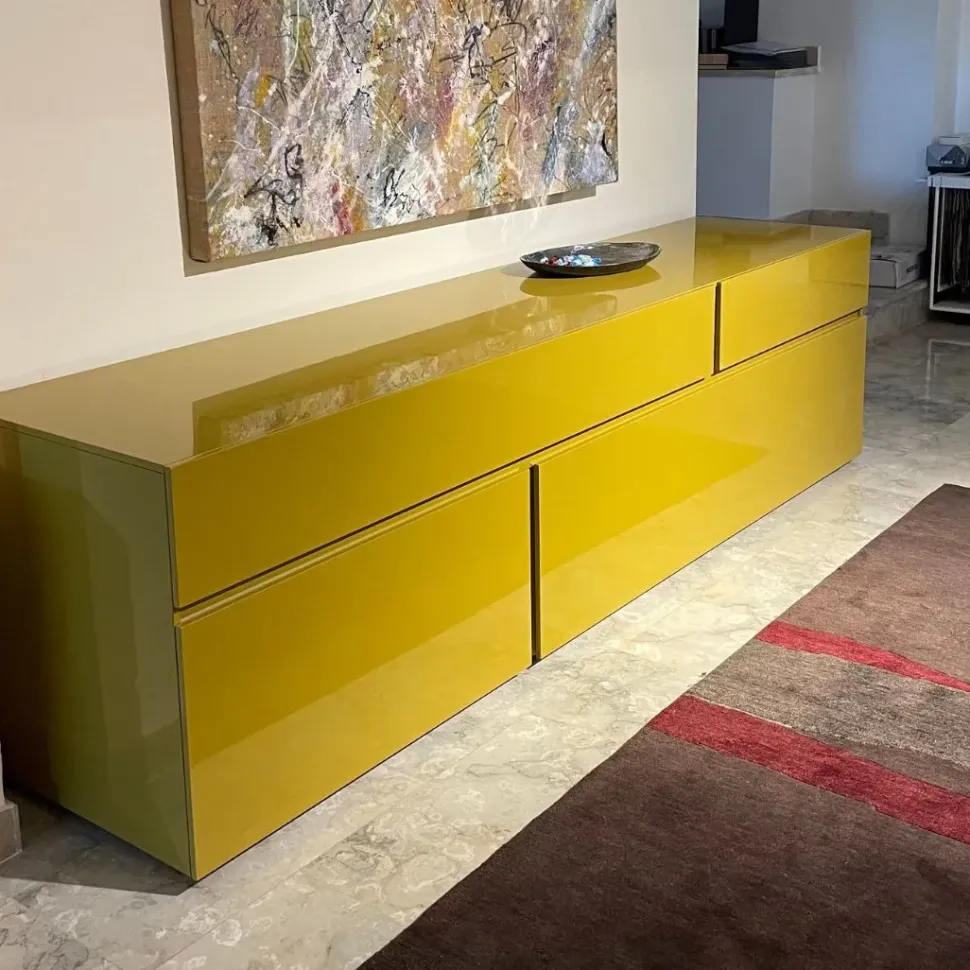 Madia in stile moderno Free di Poliform a prezzo scontato