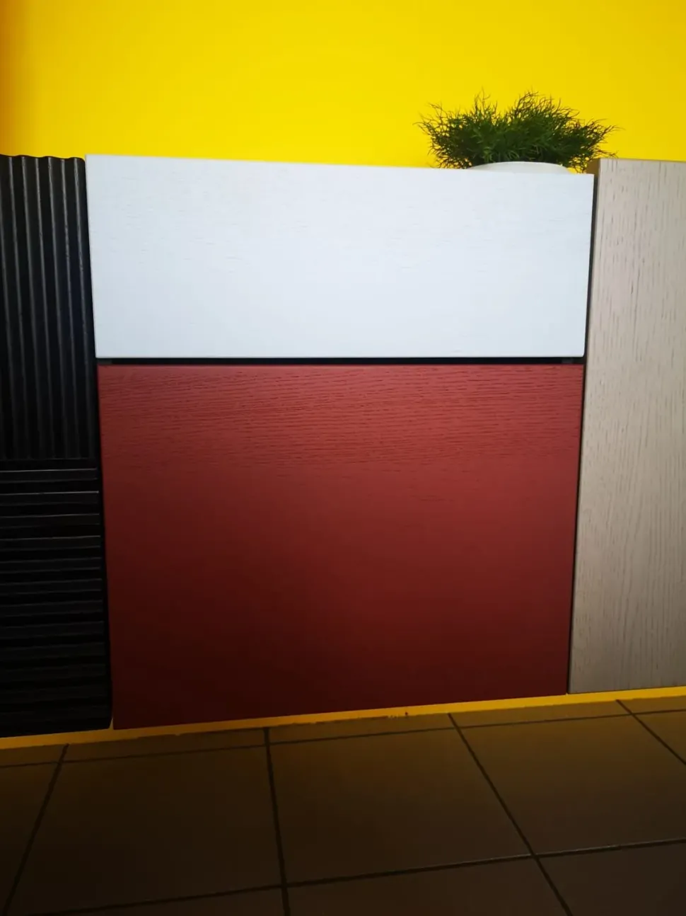 Madia in stile moderno Zero16 di Devina nais in Offerta Outlet