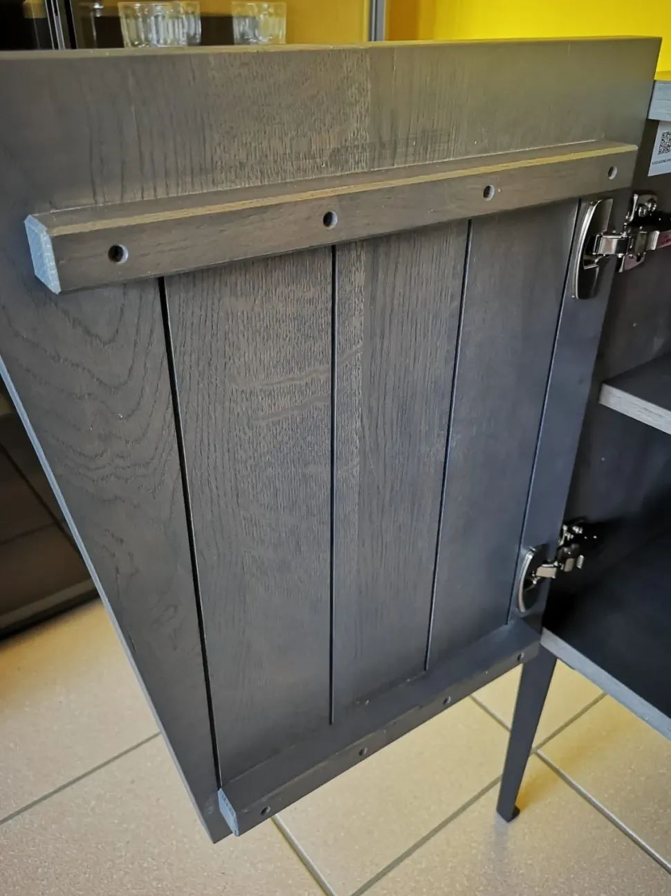 Madia in stile moderno Zero16 di Devina nais in Offerta Outlet