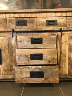 Madia Madiam credenza newport jupiter maxi ante scorrevole e cassetti in stile moderno di Outlet etnico in Offerta Outlet