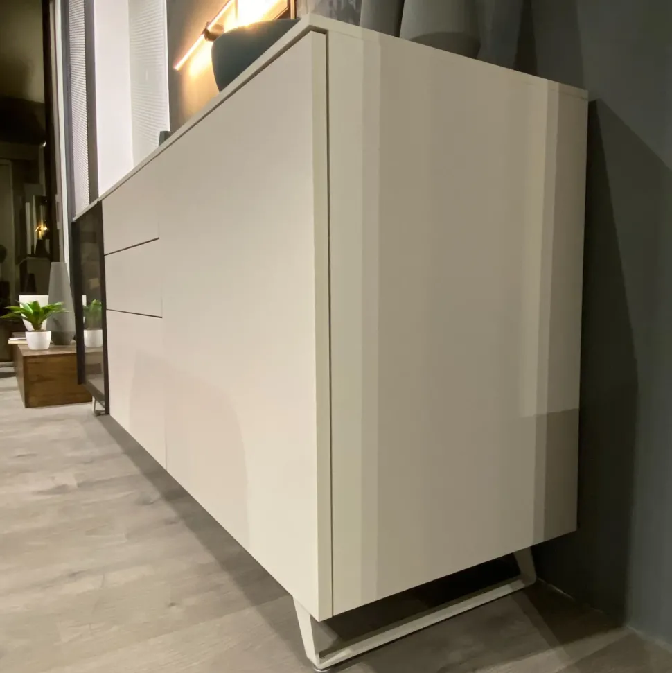 Madia Metropolis di Tomasella a prezzi outlet