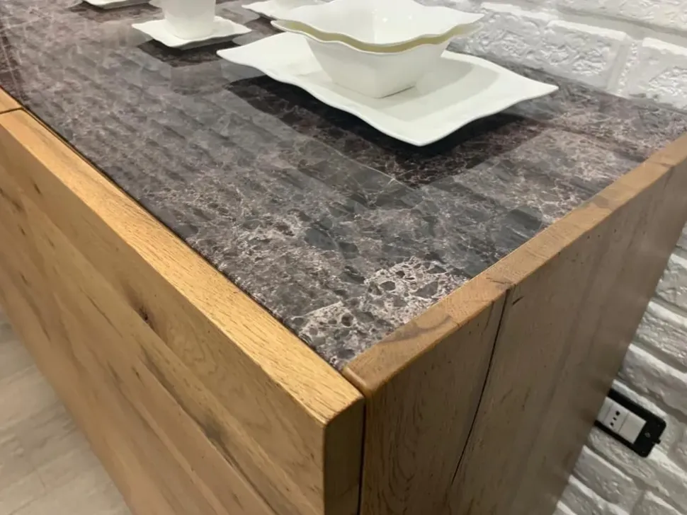 Madia Unika di Devina nais in stile moderno scontata