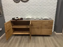 Madia Unika di Devina nais in stile moderno scontata