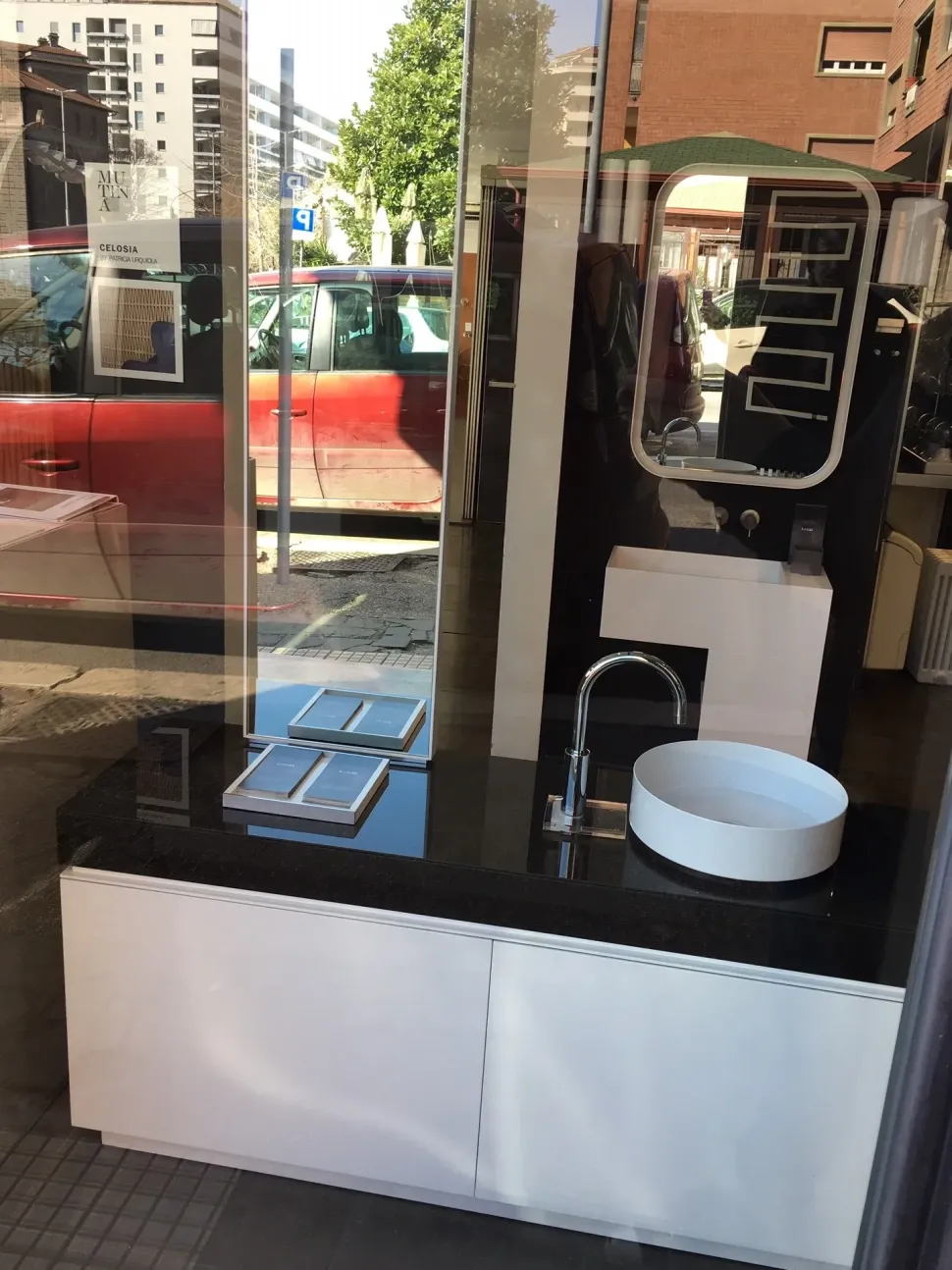 Makro mobile block ad isola Artigianale: mobile bagno a terra A PREZZI OUTLET