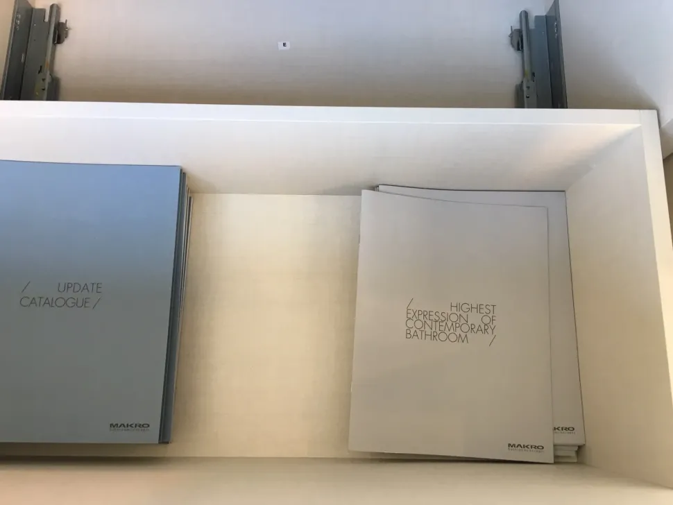 Makro mobile block ad isola Artigianale: mobile bagno a terra A PREZZI OUTLET