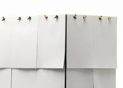 Mensola Contenitore rivestito di fogli di carta notes Mogg in stile design in offerta