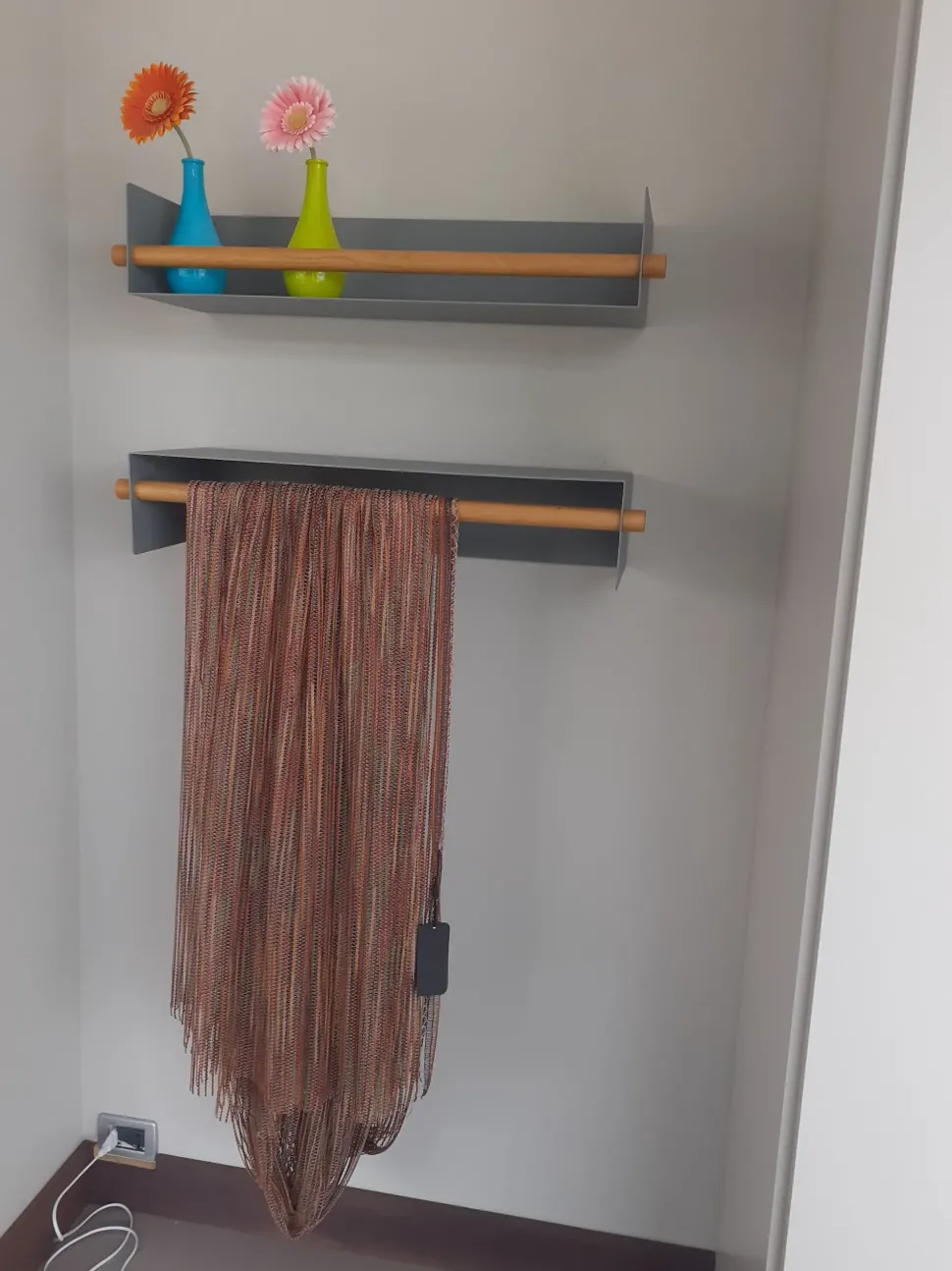 Mensola modello Kalika in stile moderna di Tomasella a prezzi convenienti