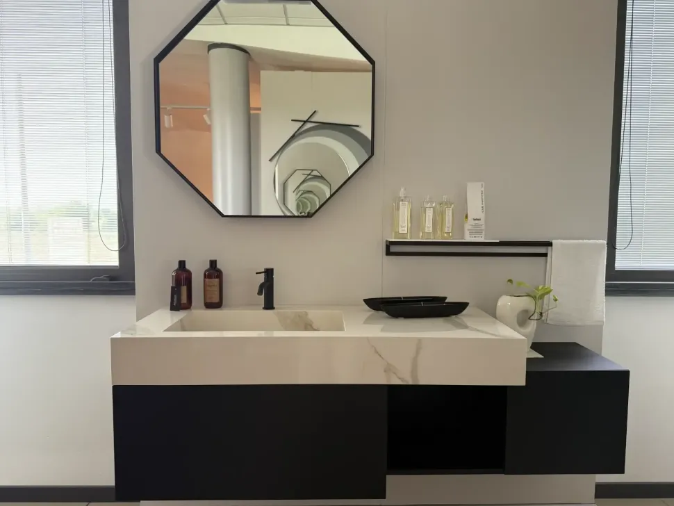 Mobile bagno in legno modello Dogma di Ideagroup a prezzo Outlet