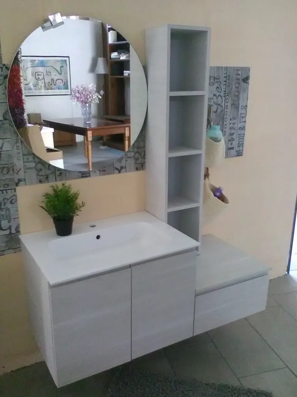 Mobile bagno sospeso B-go di Compab SCONTATO - 30%