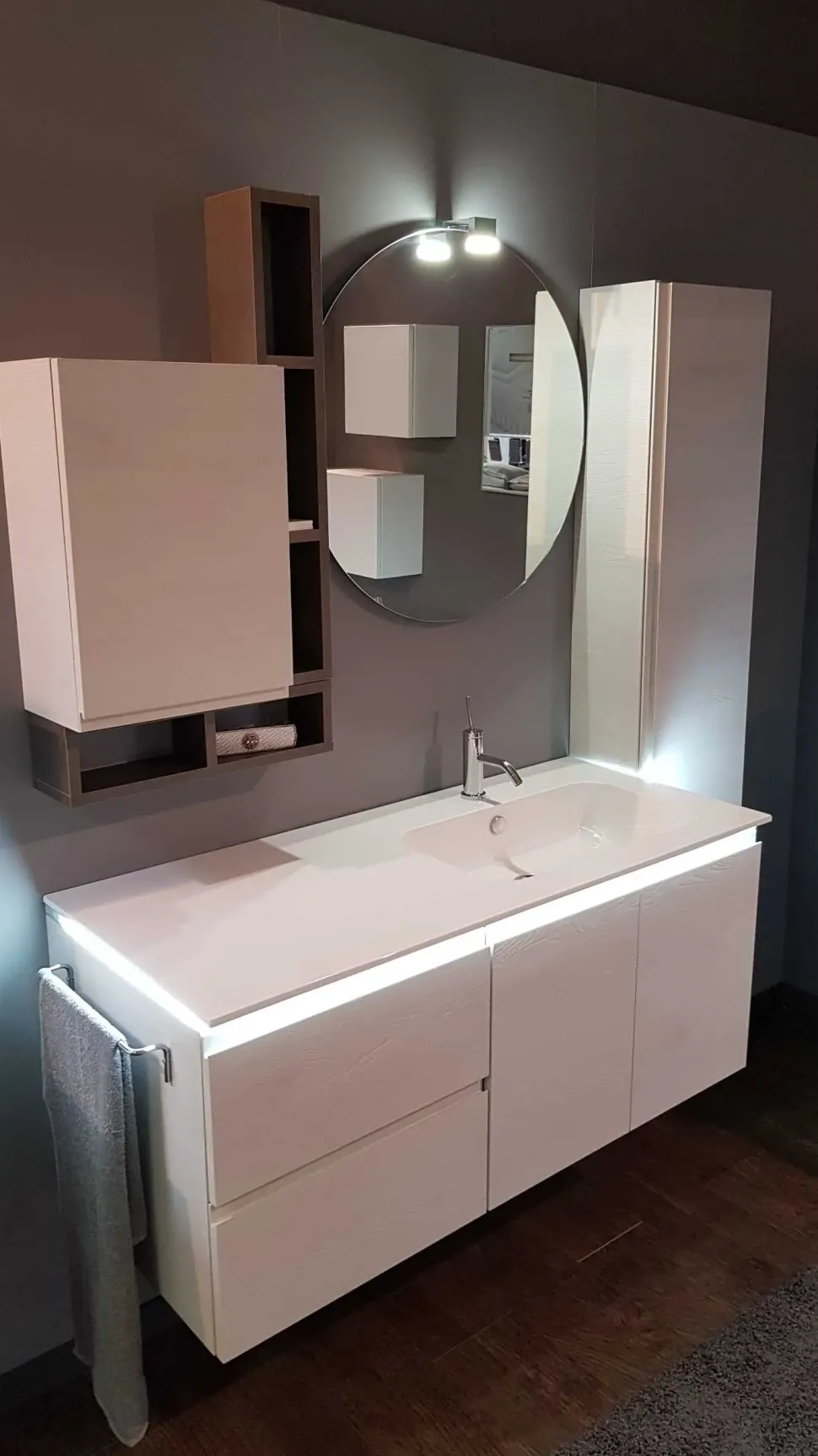 Mobile bagno Sospeso Compab B-go a prezzi scontati