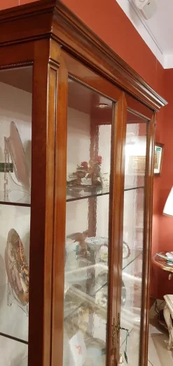 Mobile d'antiquariato modello Vetrina cristalliera in ciliegio a PREZZO SCONTATO