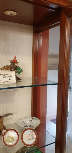 Mobile d'antiquariato modello Vetrina cristalliera in ciliegio a PREZZO SCONTATO