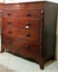 Mobile d'epoca modello Cassettone inglese a PREZZO SCONTATO