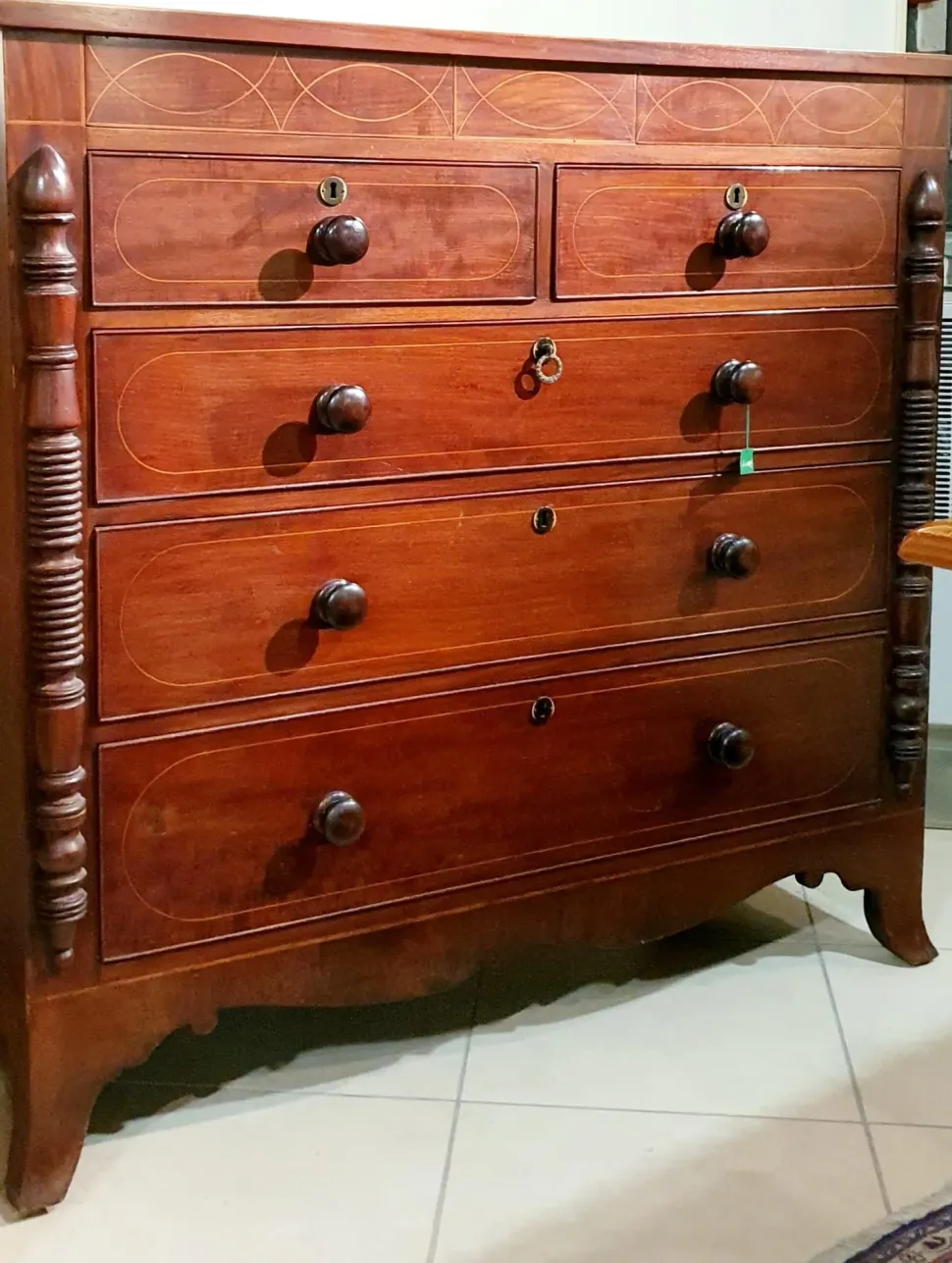 Mobile d'epoca modello Cassettone inglese a PREZZO SCONTATO