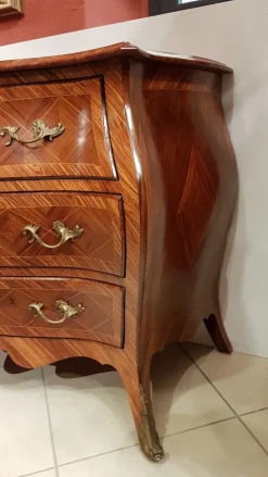 Mobile di Antiquariato Artigianale Cassettone luigi xv A PREZZO RIBASSATO