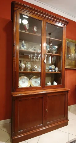 Mobile di Antiquariato in stile neoclassico con uno sconto del 51%