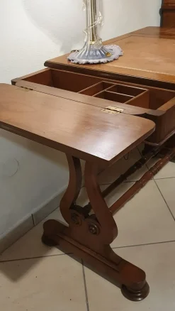 Mobile di Antiquariato in stile impero con uno sconto del 50%