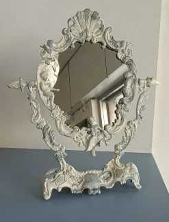 Mobile di Antiquariato in laccato con un ribasso esclusivo