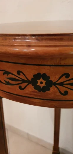 Mobile di Antiquariato in stile neoclassico Colonna in radica a prezzo scontato