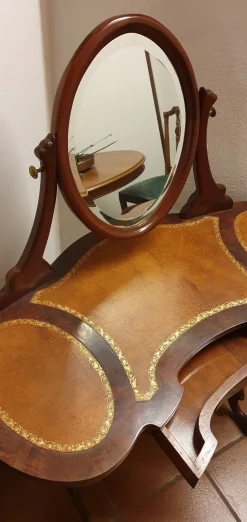 Mobile di Antiquariato in stile neoclassico Radica di noce con specchio a prezzo Outlet