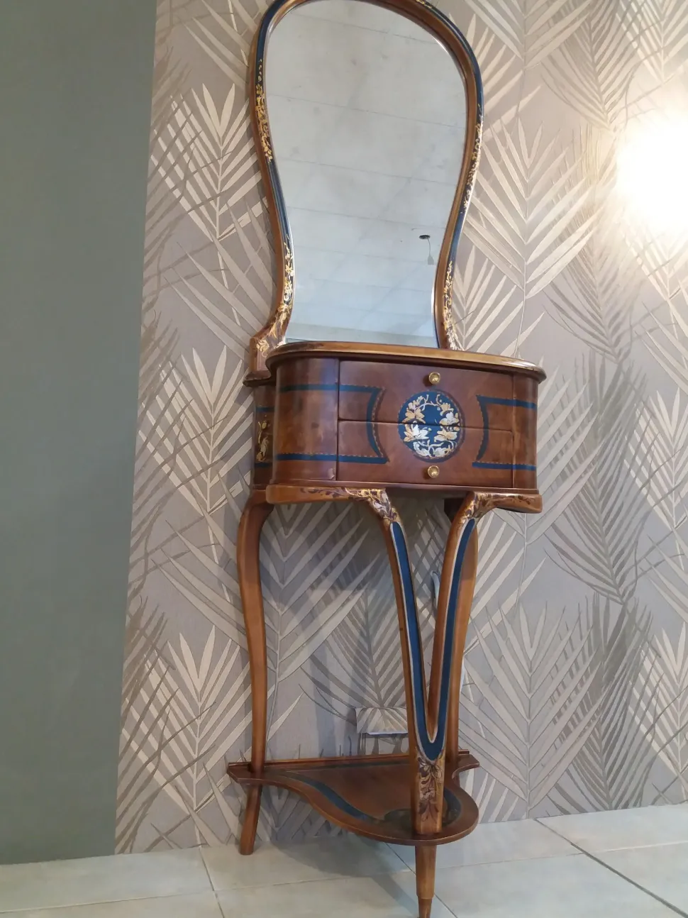 Mobile di Antiquariato in stile rinascimentale con uno sconto del 53%