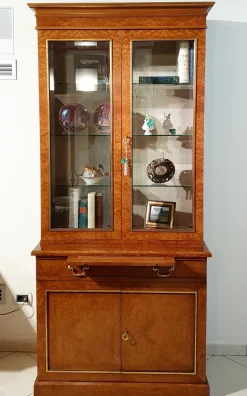 Mobile di antiquariato modello Vetrina provasi in radica di mirto in offerta