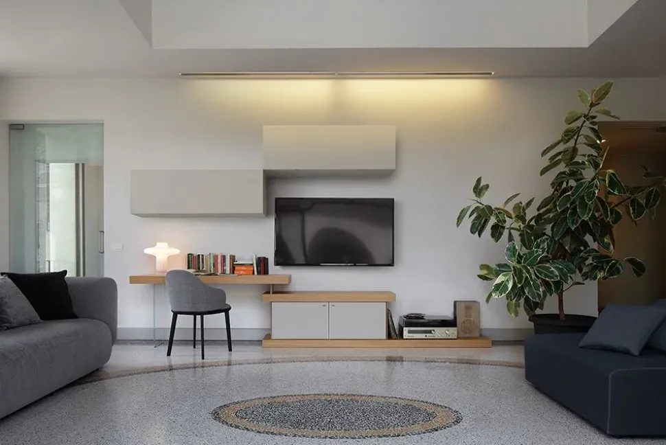 Mobile F2/fusion line 341 con pensili di Forme’s: richiedi il prezzo riservato