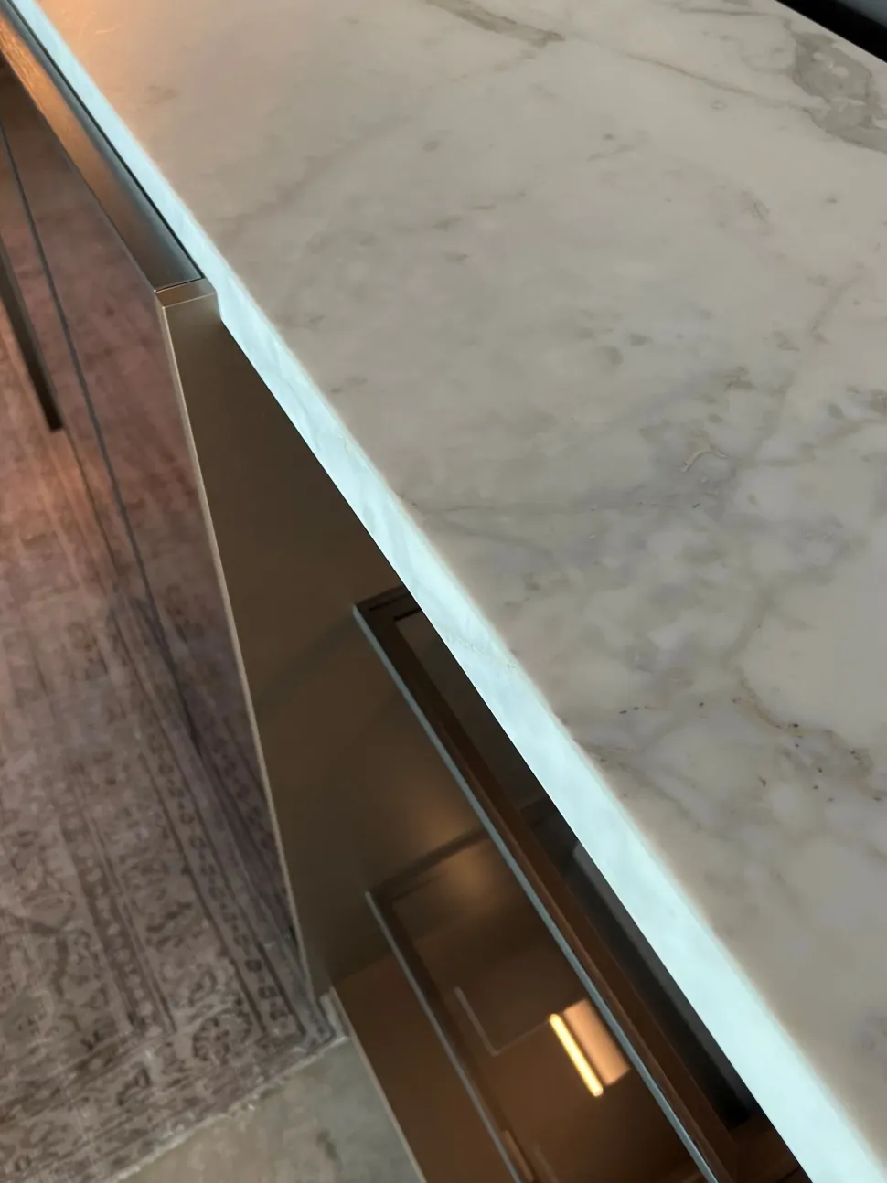 Mobile ingresso Senza maniglia modello moderno Logos di Molteni & c in offerta