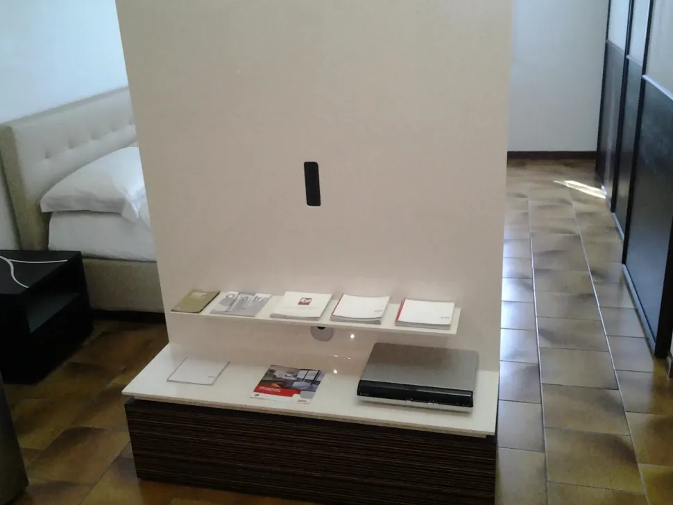 mobile porta tv girevole legno e laccato lucido
