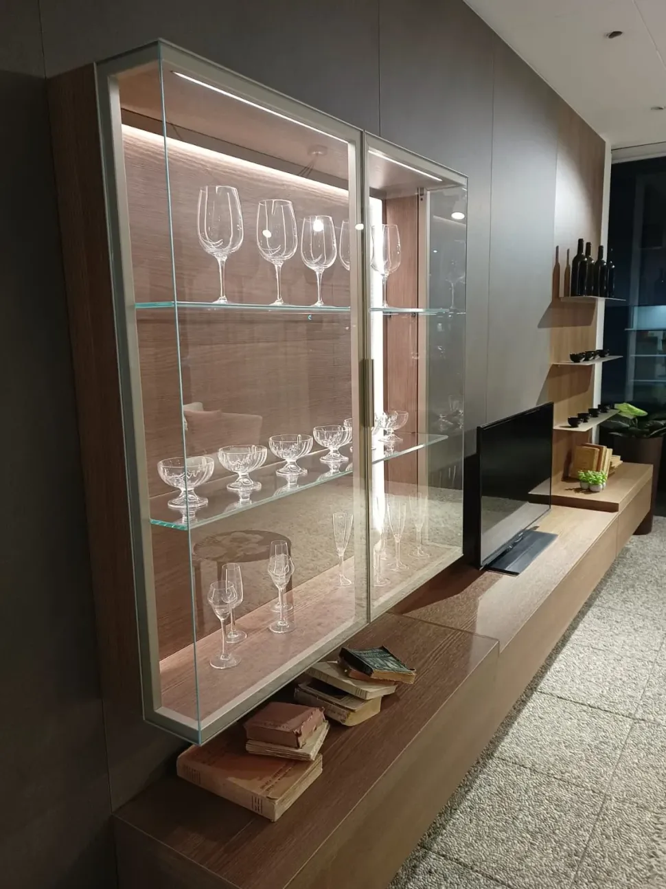 Mobile soggiorno modello Atlante glove di Tomasella a PREZZI OUTLET