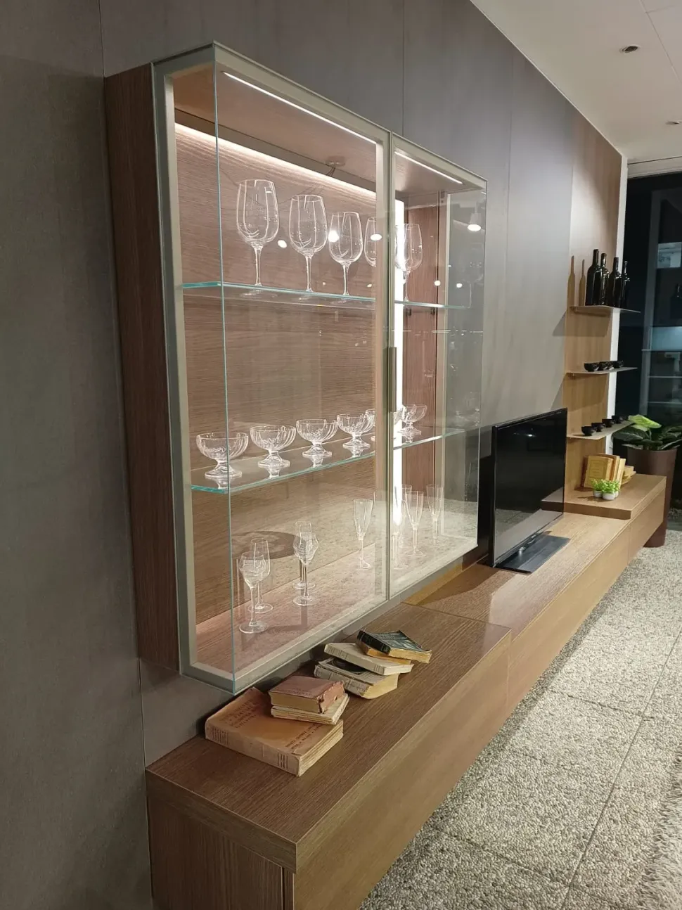 Mobile soggiorno modello Atlante glove di Tomasella a PREZZI OUTLET