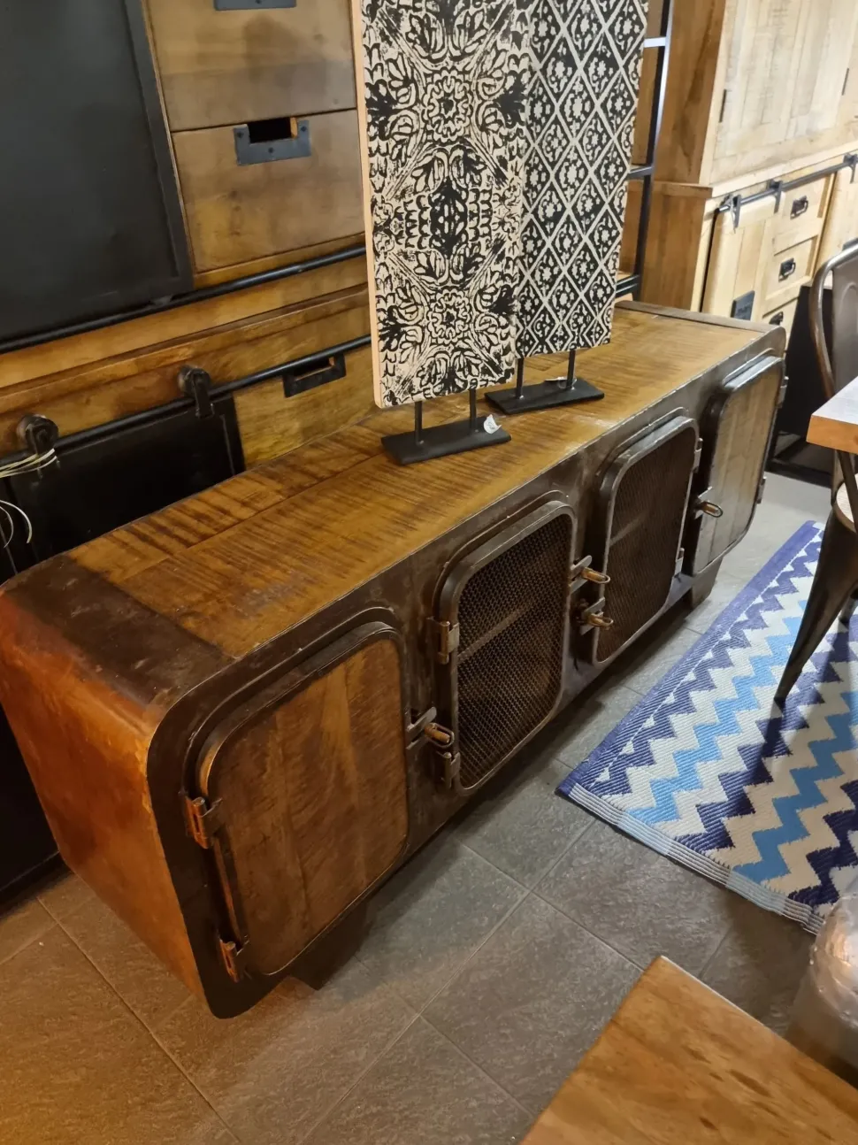 Mobile soggiorno modello Mobile industrial submarine 4 ante di Outlet etnico a prezzo scontato