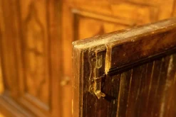 Mobile soggiorno modello Mobile sacrestia  noce massello  di Collezione esclusiva a PREZZI OUTLET