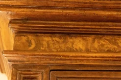 Mobile soggiorno modello Mobile sacrestia  noce massello  di Collezione esclusiva a PREZZI OUTLET