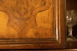 Mobile soggiorno modello Mobile sacrestia  noce massello  di Collezione esclusiva a PREZZI OUTLET