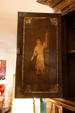 Mobile soggiorno modello Mobile sacrestia  noce massello  di Collezione esclusiva a PREZZI OUTLET