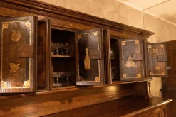 Mobile soggiorno modello Mobile sacrestia  noce massello  di Collezione esclusiva a PREZZI OUTLET