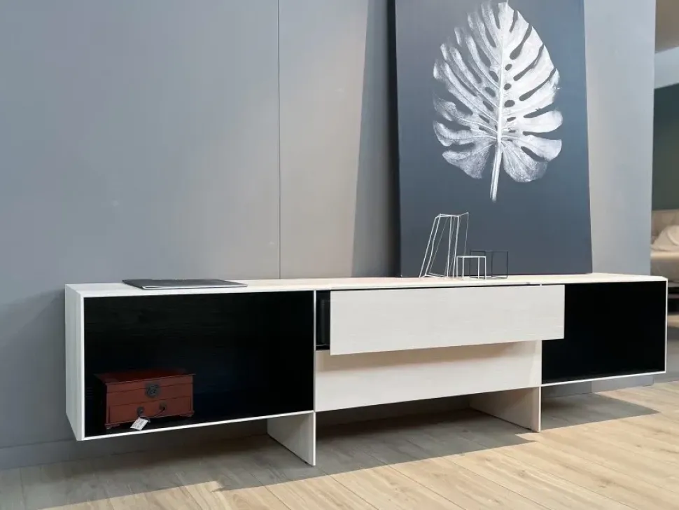 Mobile soggiorno modello Tetrami di B&b italia a PREZZI OUTLET