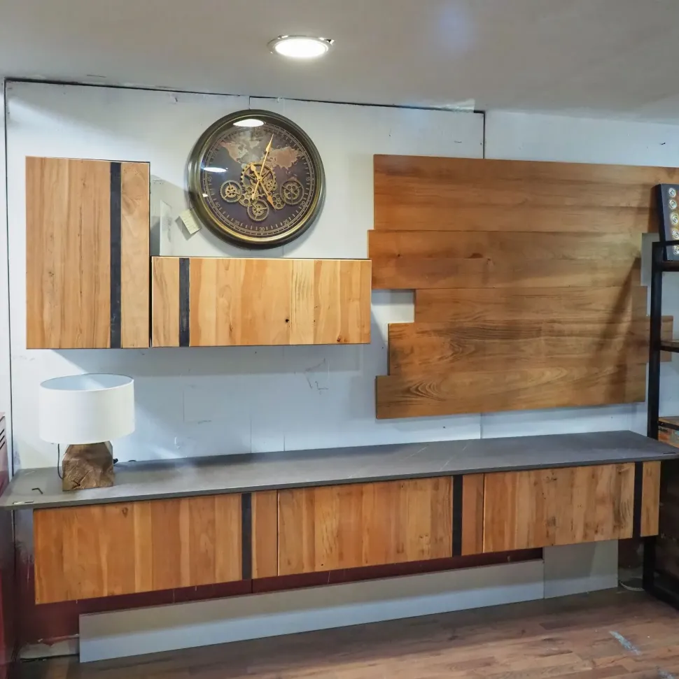 Mobile soggiorno modello Parete soggiorno con ante e boiserie in legno in styke industrial di Outlet etnico a PREZZI OUTLET